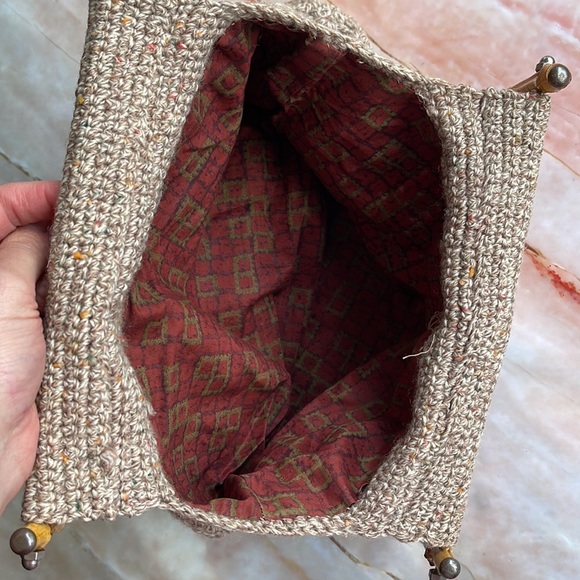 HANDCRAFTED | Knitted carry bag with bamboo handles - Picture 7 of 10